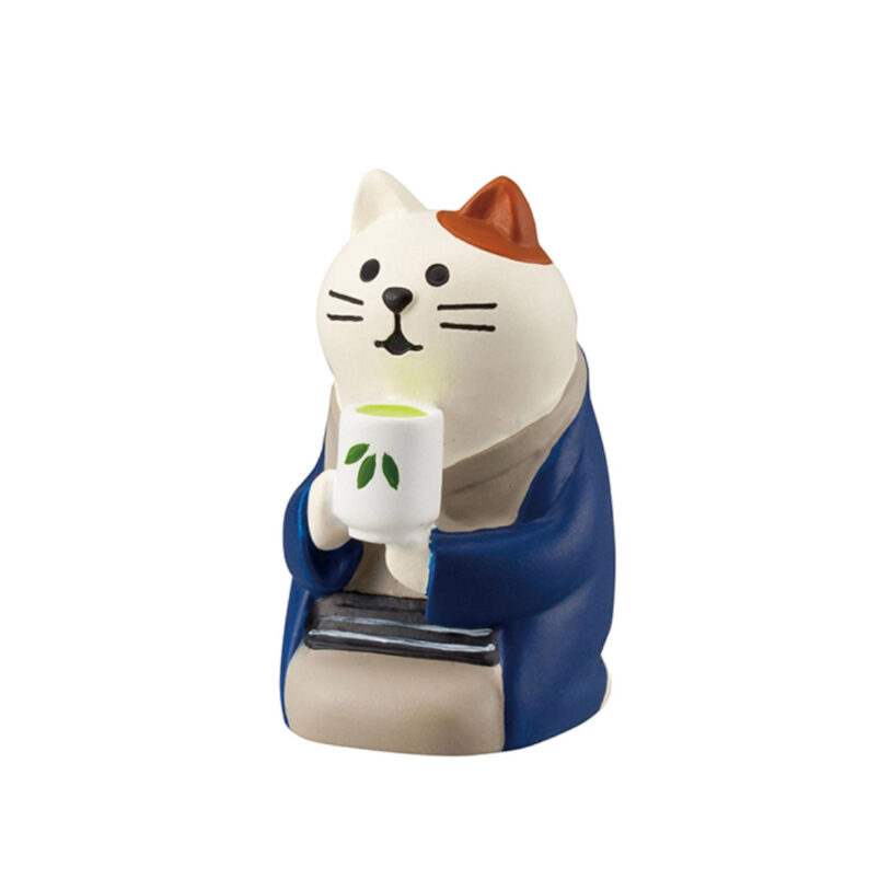 Miniature-white Cat-drink tea