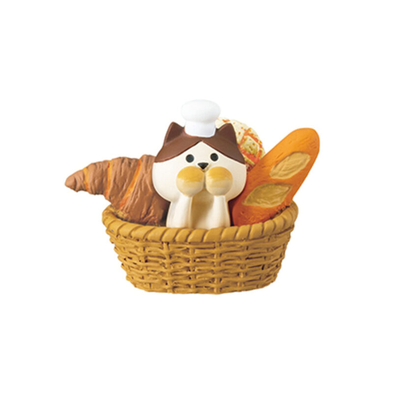 Miniature-cat-in-breads basket